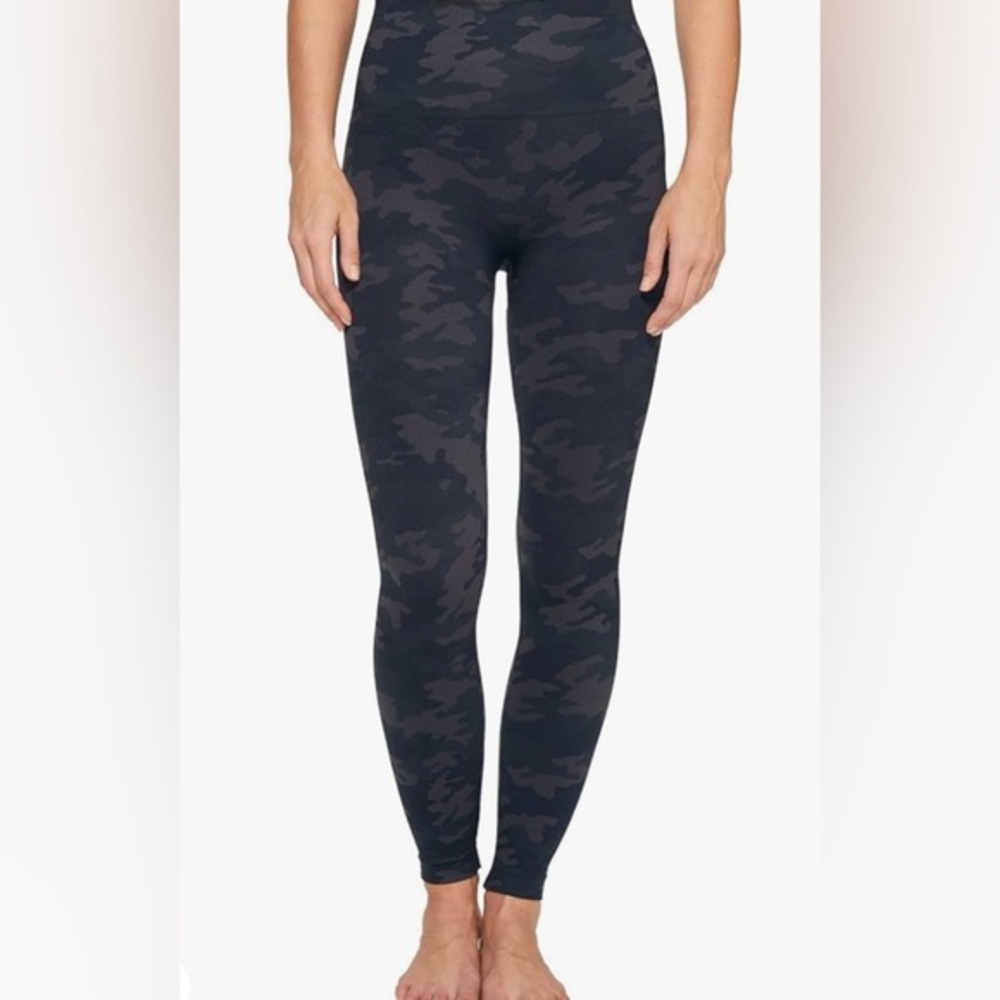 Spanx Look At Me Now Black Camo Leggings Size Small New With Tags
